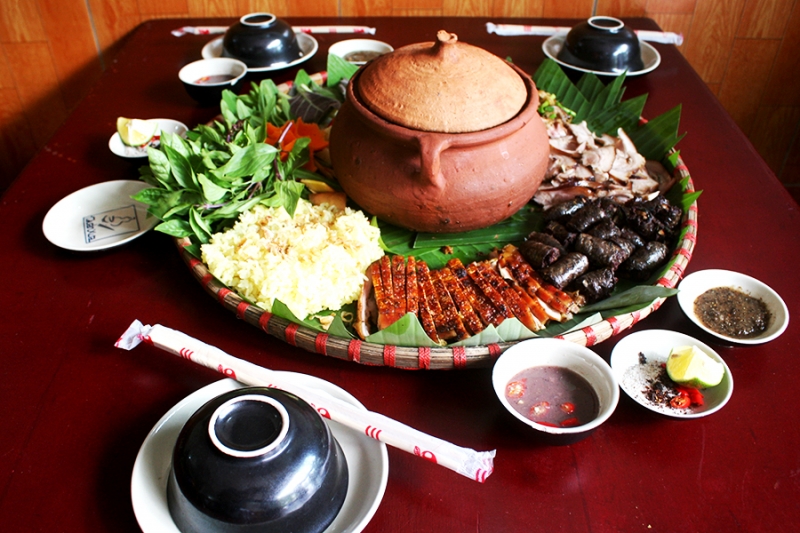 Nhà Hàng bình dân món ăn ngon - Sơn Thiên