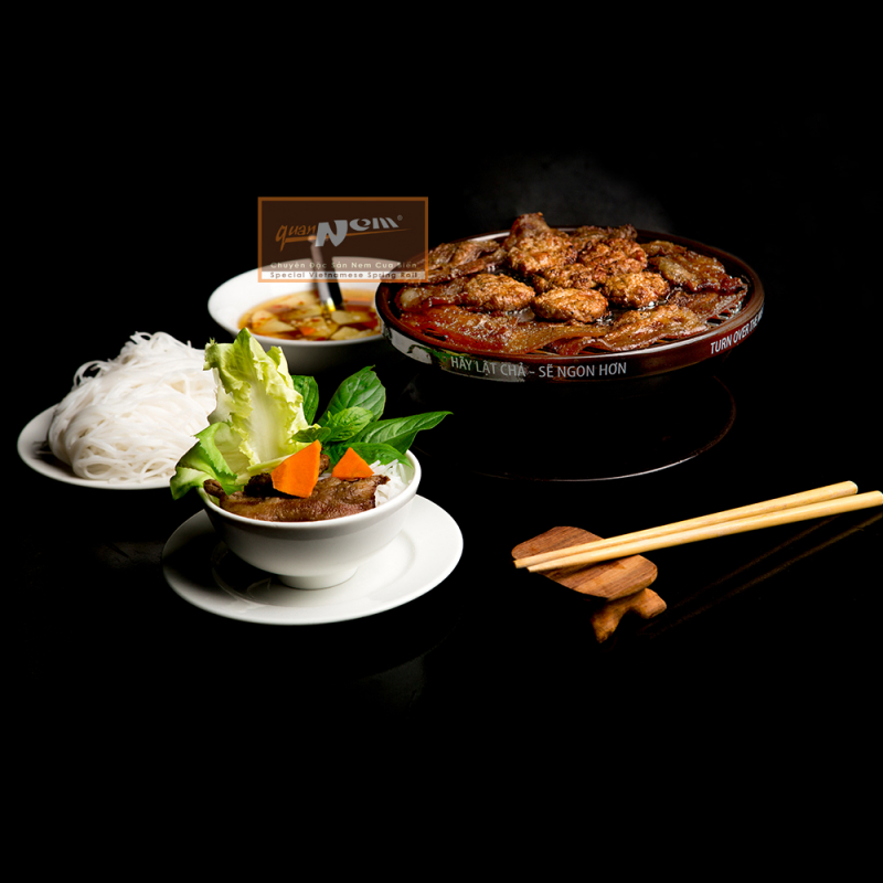 Nhà Hàng bình dân món ăn ngon - Quan Nem Restaurant