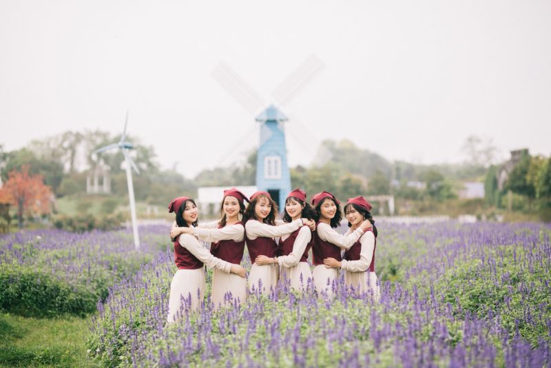 studio nổi tiếng với phong cách ảnh rất đặc biệt