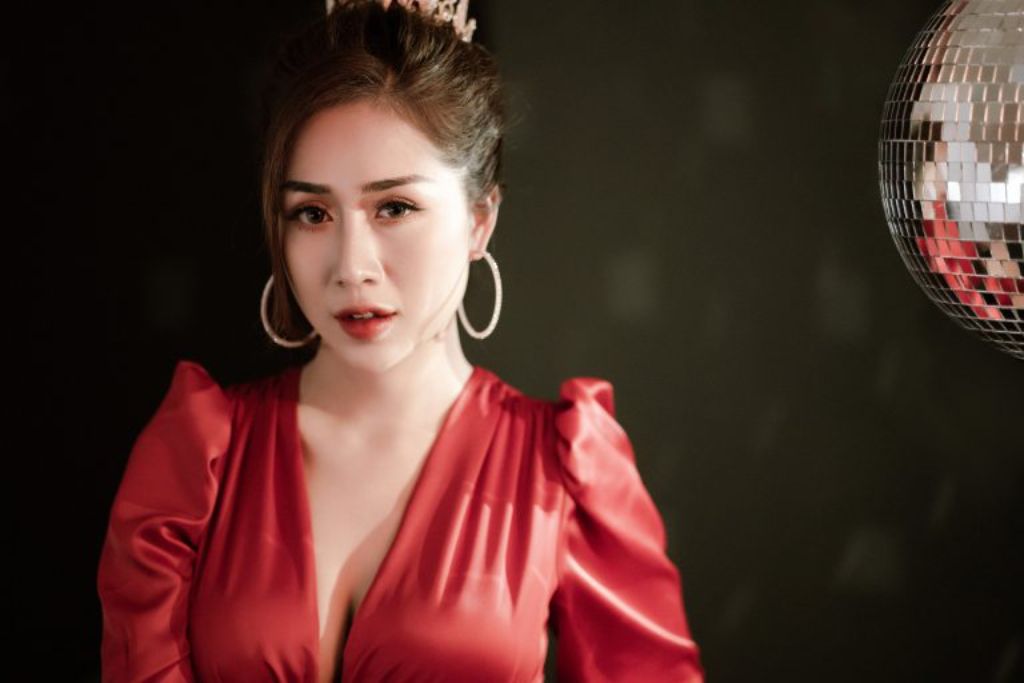 Tiệm chụp ảnh profile doanh nhân cao cấp 