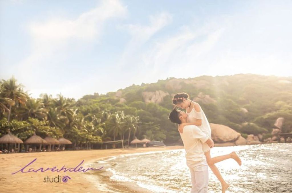 studio nổi tiếng chuyên chụp ảnh couple tại Đà Nẵng uy tín, giá rẻ