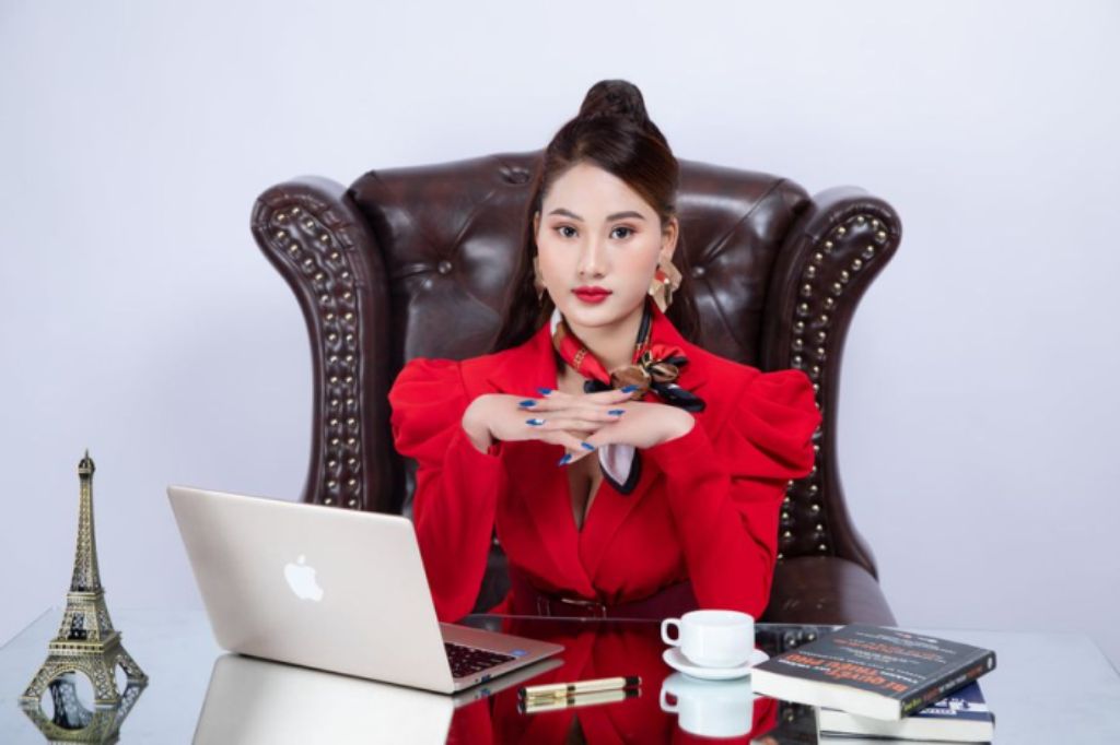 Thanh Hoàng Studio - dịch vụ chụp ảnh doanh nhân hiện đại ở Đà Nẵng