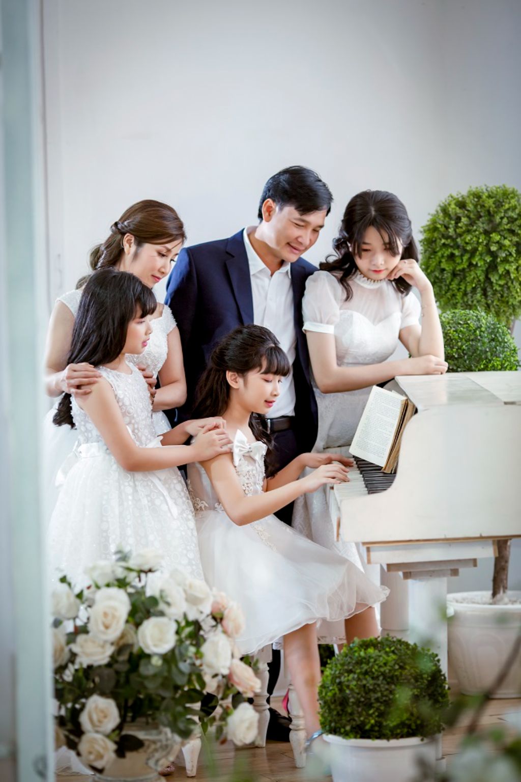 Studio HongKong Wedding - thương hiệu chụp ảnh gia đình bạn nên tham khảo