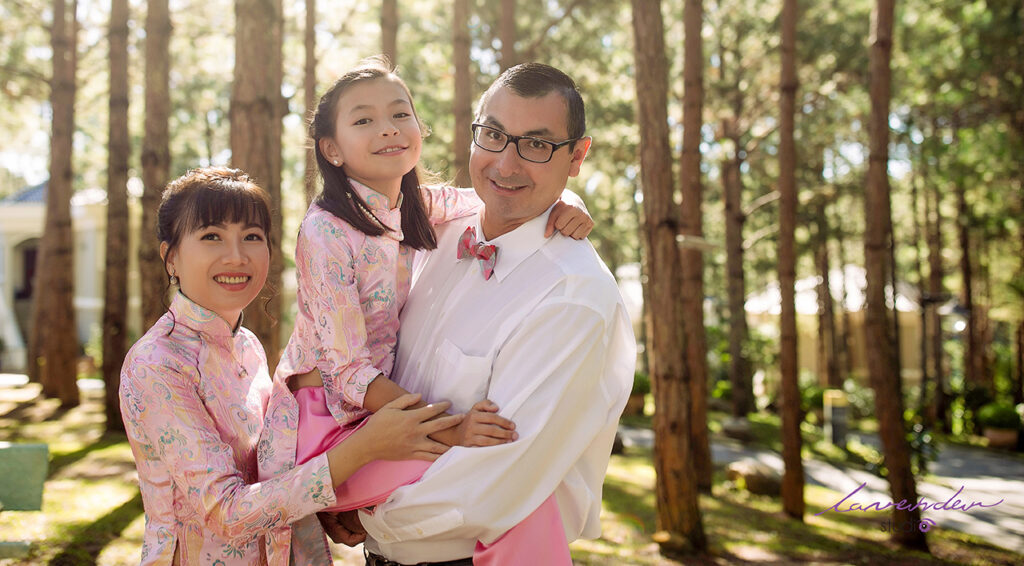 Giá dịch vụ chụp kỷ niệm cưới đẹp ở Hà Nội