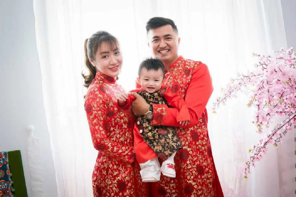 Chụp ảnh Tết cùng áo dài Lưu giữ khoảnh khắc đẹp nhất cùng gia đình