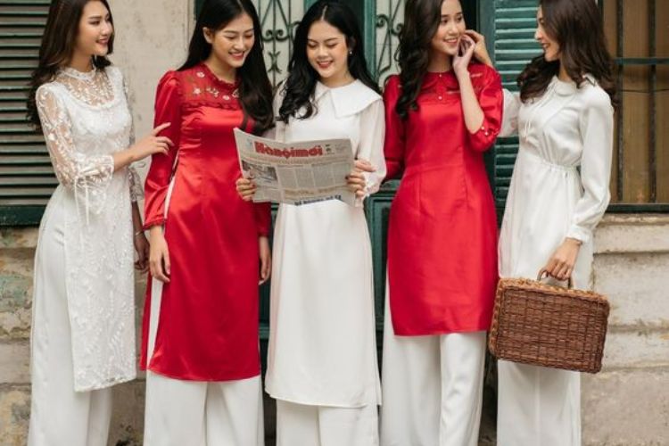 Chụp hình Tết áo dài cách tân