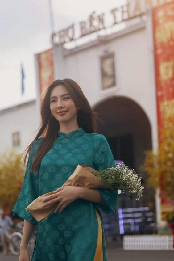 Chụp hình Tết áo dài cách tân