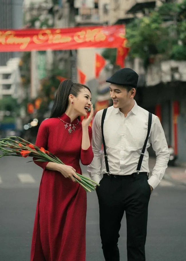 Chụp hình cặp đôi Tết Tình yêu nở rộ trong những bức ảnh đẹp
