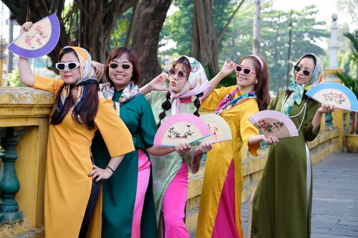 Studio chụp hình Tết giá rẻ cho sinh viên Studio chụp hình Tết giá rẻ cho sinh viên