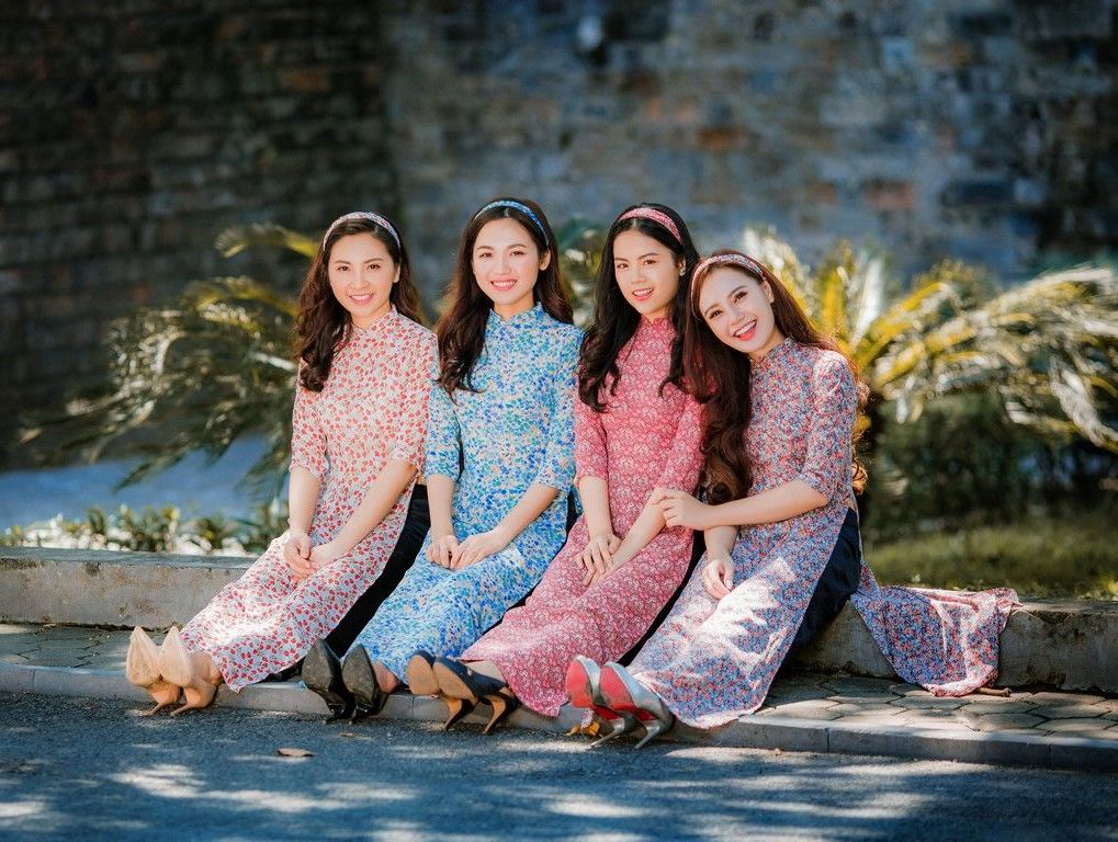 Studio chụp ảnh Tết nhóm với áo dài tại Đà Nẵng