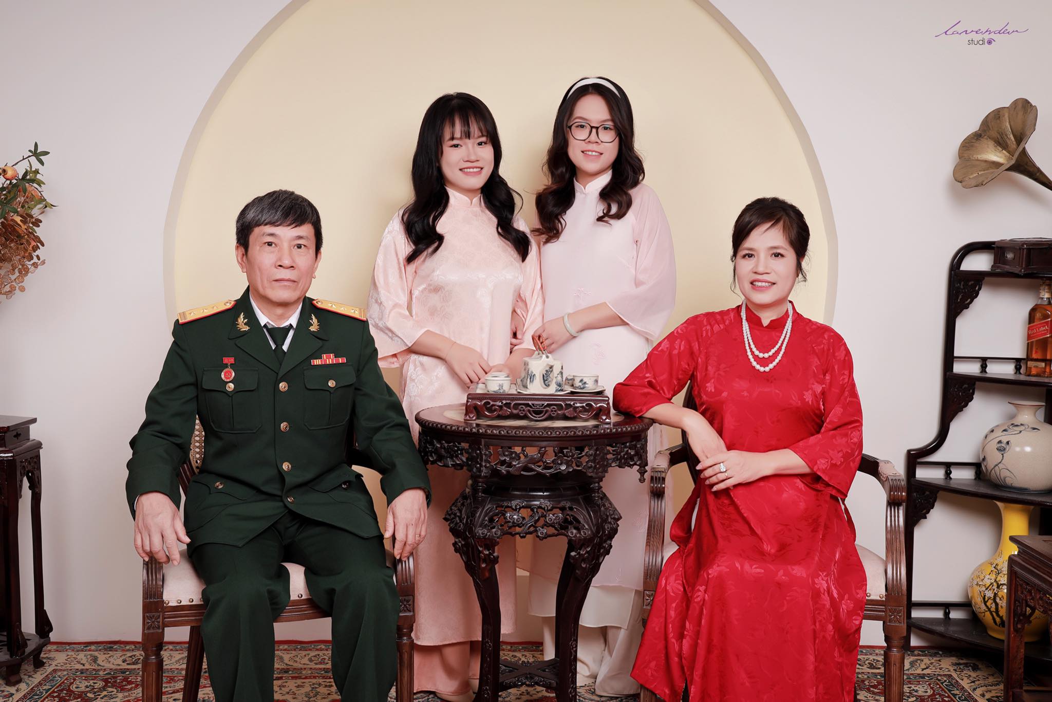 Muốn có ảnh gia đình Tết 2025 đẹp không được bỏ qua studio tại Hội An