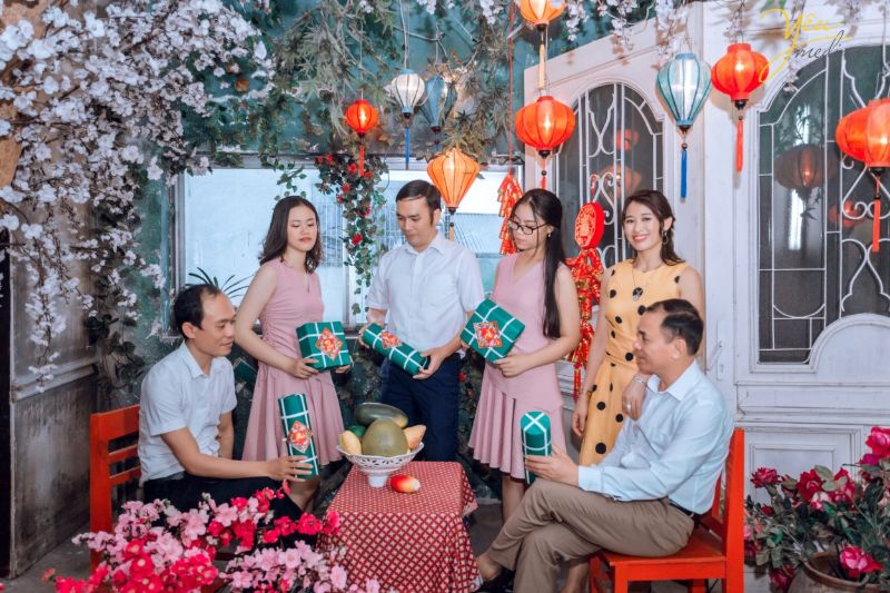 Muốn có ảnh gia đình Tết 2025 đẹp không được bỏ qua studio tại Hội An
