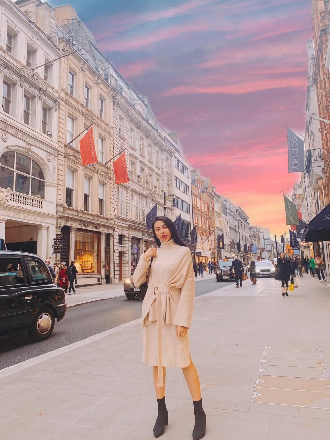 Chia sẻ cách tạo dáng chụp ảnh du lịch ấn tượng, mới lạ Chia sẻ cách tạo dáng chụp ảnh du lịch ấn tượng, mới lạ