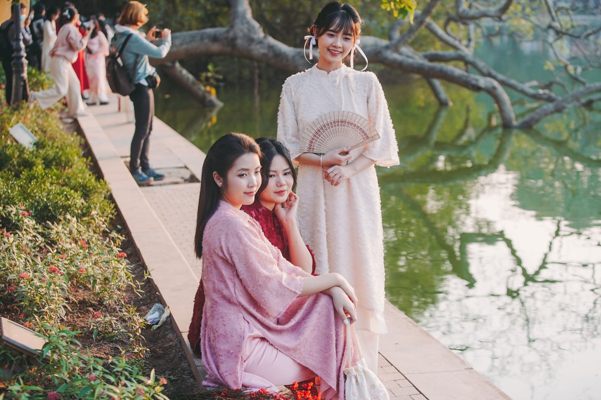 Khám phá địa điểm chụp ảnh tết siêu xinh tại Hà Nội mùa xuân Ất Tỵ 2025