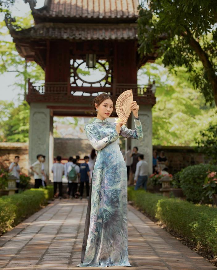 10 địa điểm sống ảo cực chất tại Hà Nội để chụp ảnh Tết áo dài năm 2025