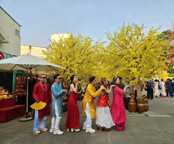 Địa điểm chụp hình Tết ở quận 7 bạn tuyệt đối không bỏ qua dịp Tết 2025