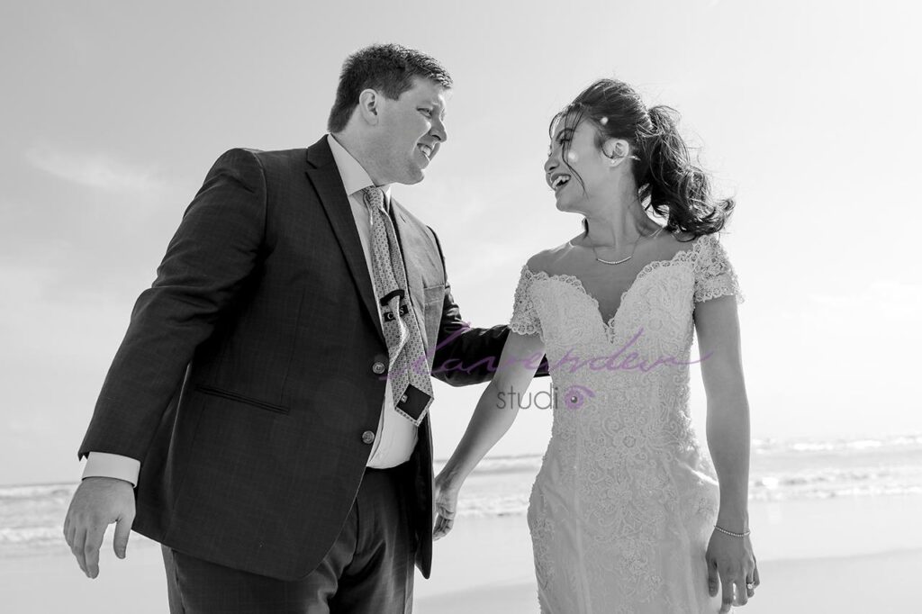 Xu hướng chụp cưới đẹp ở ngoại cảnh biển năm 2025