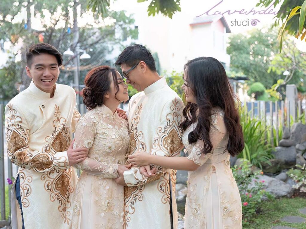 Chụp ảnh gia đình đẹp và rẻ tại Lavender studio Huế Chụp ảnh gia đình đẹp và rẻ tại Lavender studio Huế