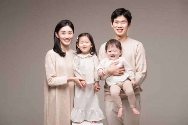 Danh sách 10 địa chỉ chụp ảnh gia đình uy tín tại Hà Nội Danh sách 10 địa chỉ chụp ảnh gia đình uy tín tại Hà Nội