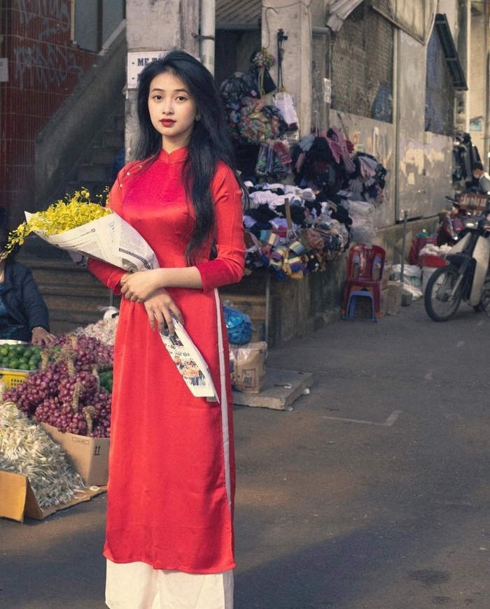 Chụp ảnh áo dài đỏ ấn tượng trong văn hóa Việt Nam