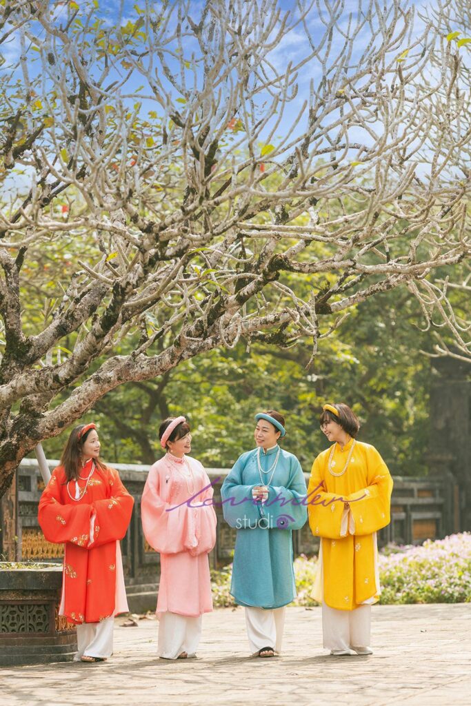 Dịch vụ chụp ảnh du lịch ở Huế cùng bạn bè Dịch vụ chụp ảnh du lịch ở Huế cùng bạn bè