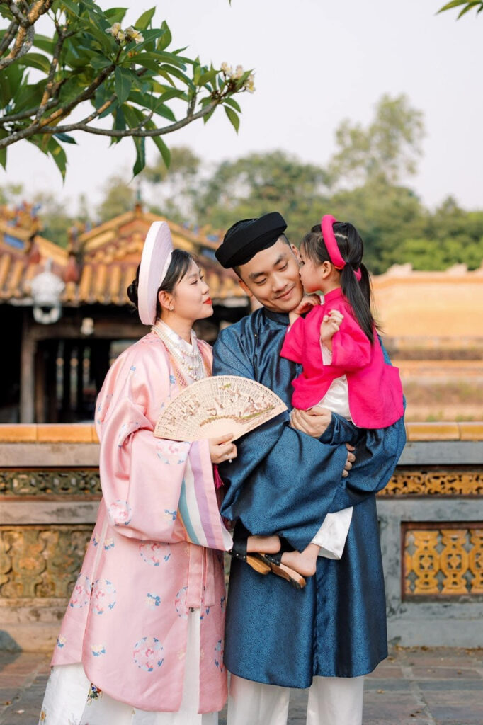 Chụp ảnh gia đình đẹp và rẻ tại Lavender studio Huế Chụp ảnh gia đình đẹp và rẻ tại Lavender studio Huế