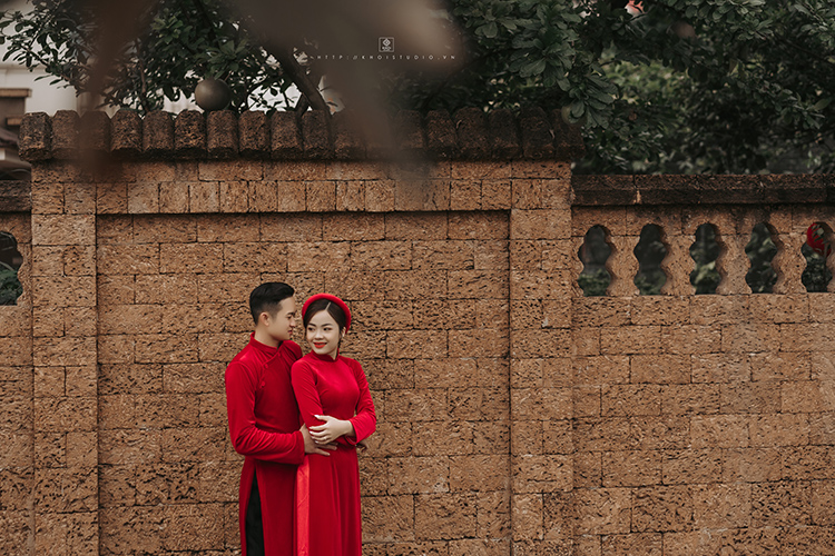 Chụp ảnh cưới áo dài cổ điển: Gợi ý chi tiết và ý nghĩa văn hóa