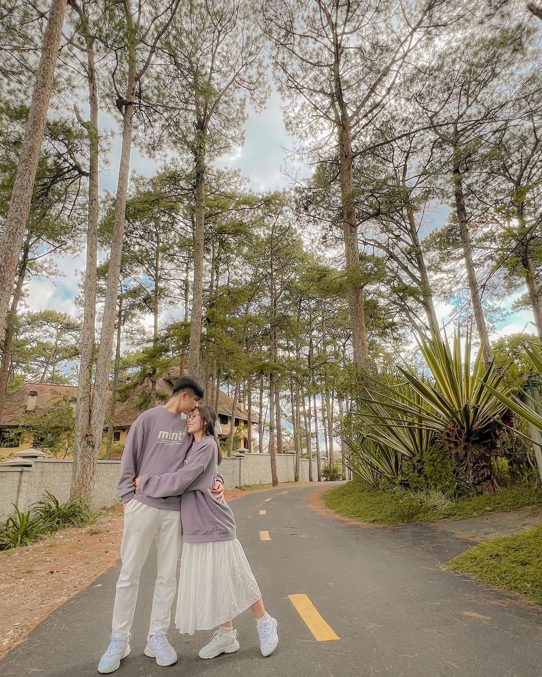 Cách chụp hình cặp đôi: Nghệ thuật ghi lại khoảnh khắc tình yêu Cách chụp hình cặp đôi: Nghệ thuật ghi lại khoảnh khắc tình yêu