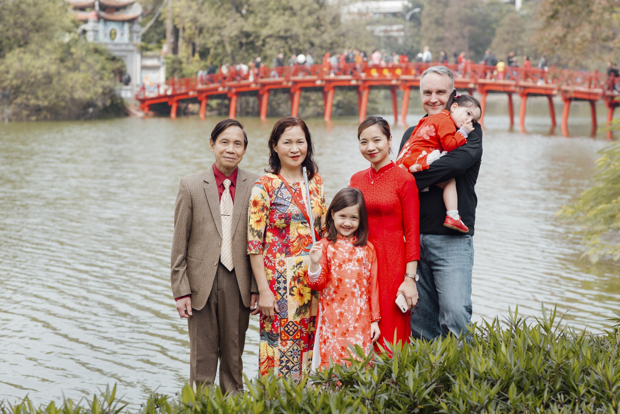 Tìm kiếm dịch vụ ghép ảnh gia đình tại Hà Nội giá rẻ uy tín hiện nay Tìm kiếm dịch vụ ghép ảnh gia đình tại Hà Nội giá rẻ uy tín hiện nay