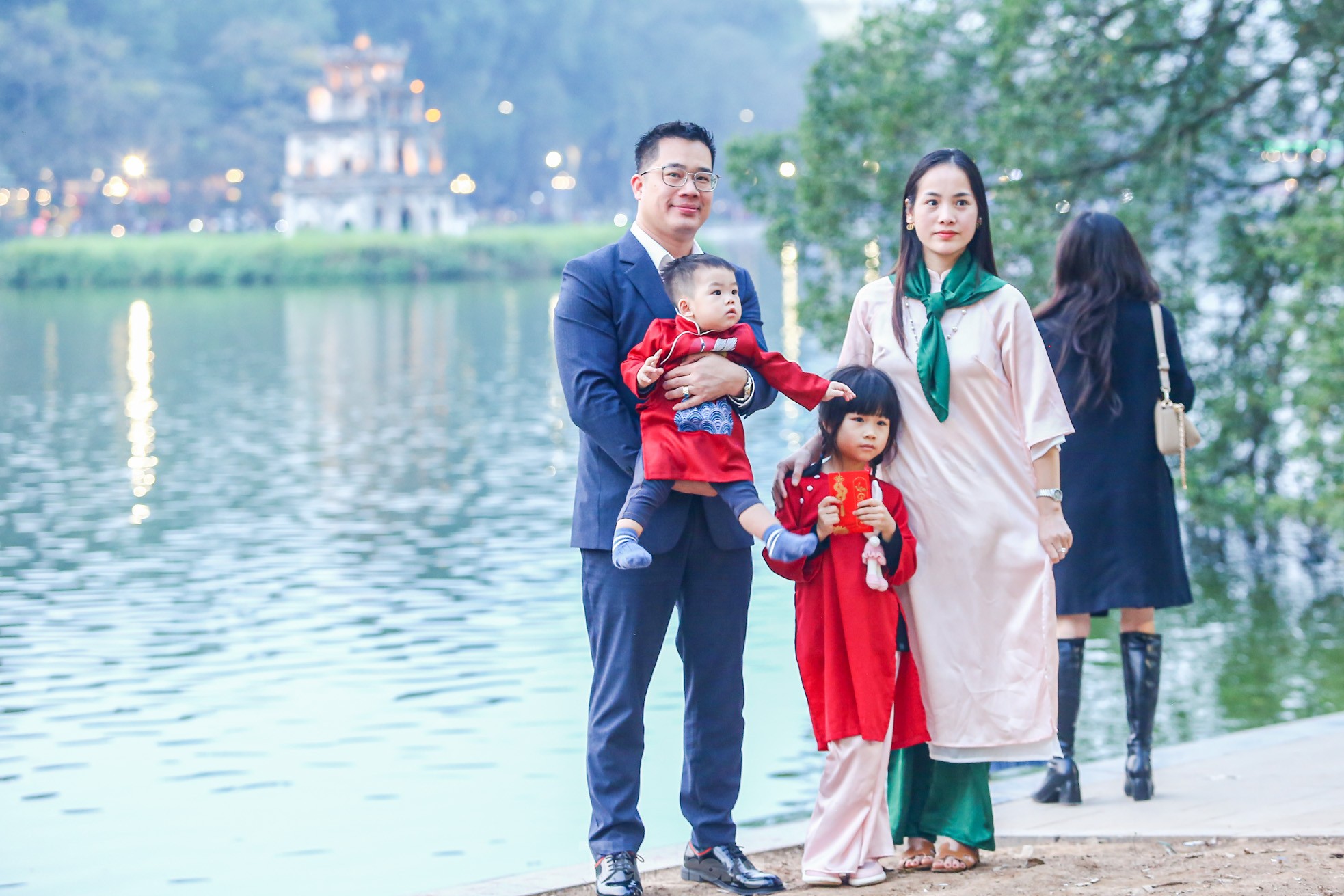 Tìm kiếm dịch vụ ghép ảnh gia đình tại Hà Nội giá rẻ uy tín hiện nay Tìm kiếm dịch vụ ghép ảnh gia đình tại Hà Nội giá rẻ uy tín hiện nay