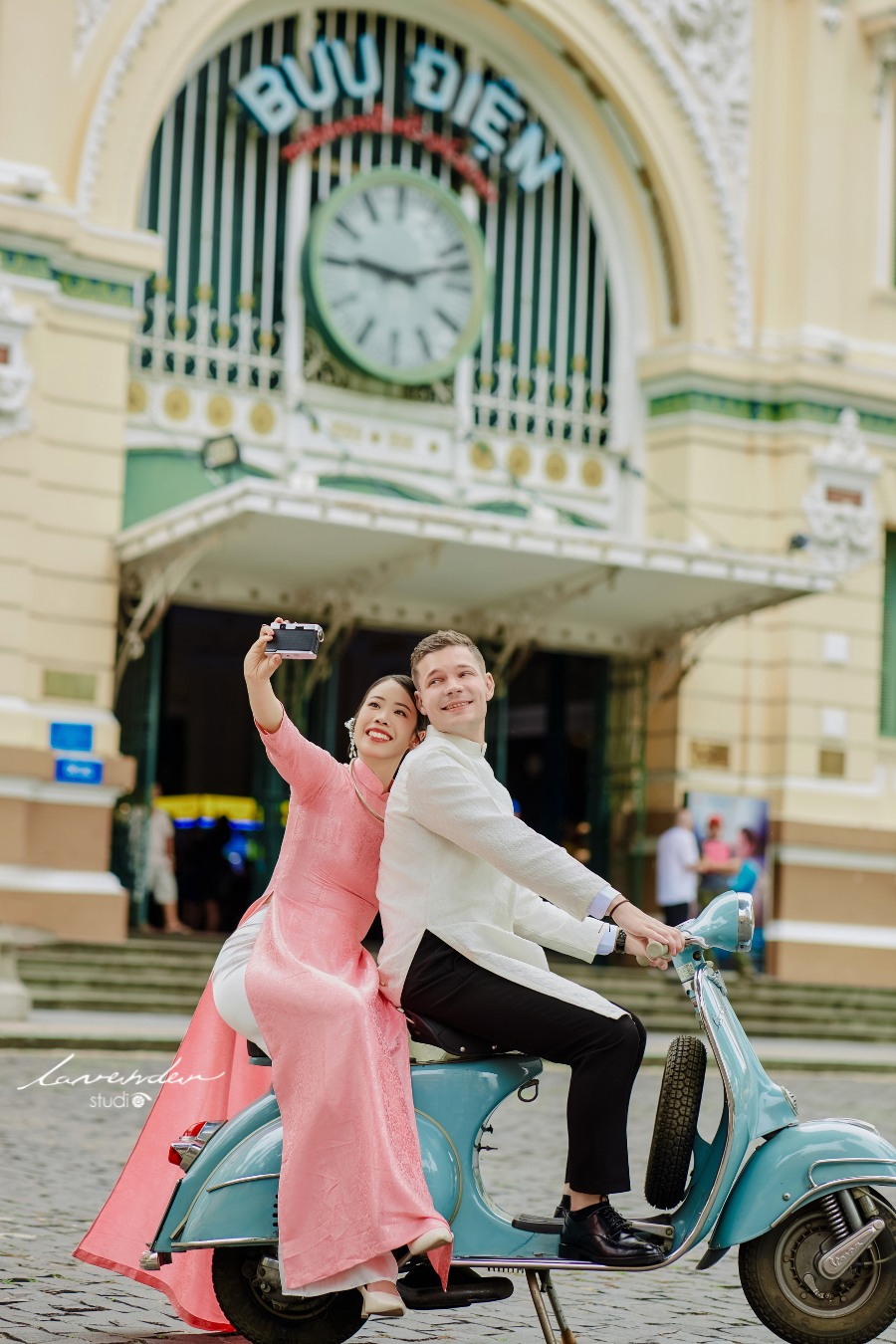 Chụp hình couple: Khi khoảnh khắc đời thường trở thành kỷ niệm đáng nhớ