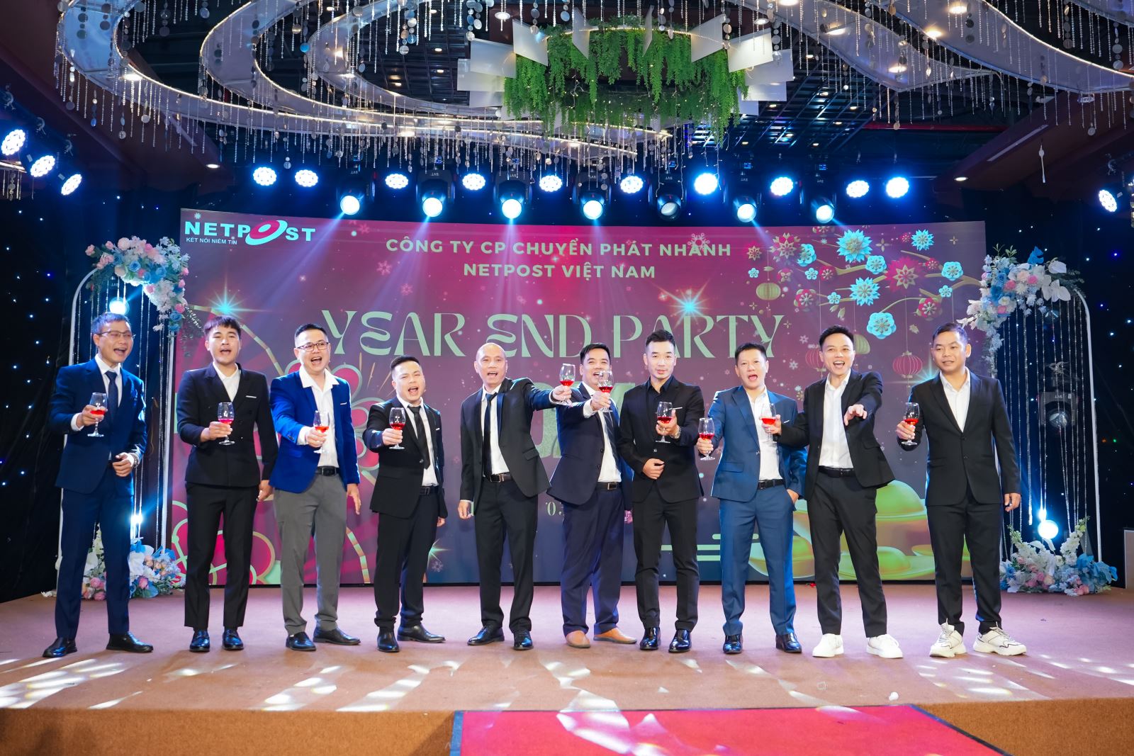 Doanh Nghiệp Đà Nẵng Tăng Nhu Cầu Chụp Ảnh Year End Party Cuối Năm