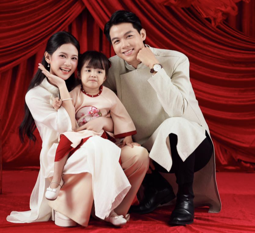 Chụp ảnh áo dài gia đình Tết 2026: Xu hướng lưu giữ khoảnh khắc đoàn viên