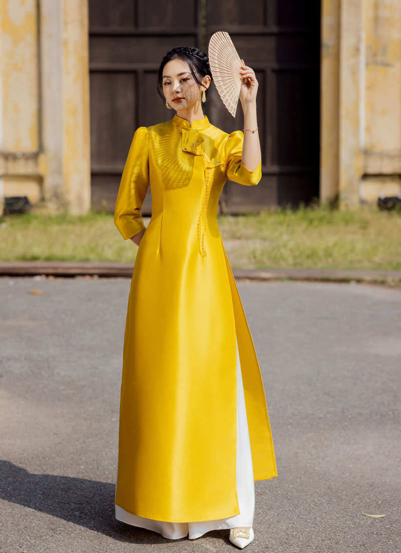 Kinh nghiệm tạo dáng chụp ảnh áo dài cho nam nữ 2026