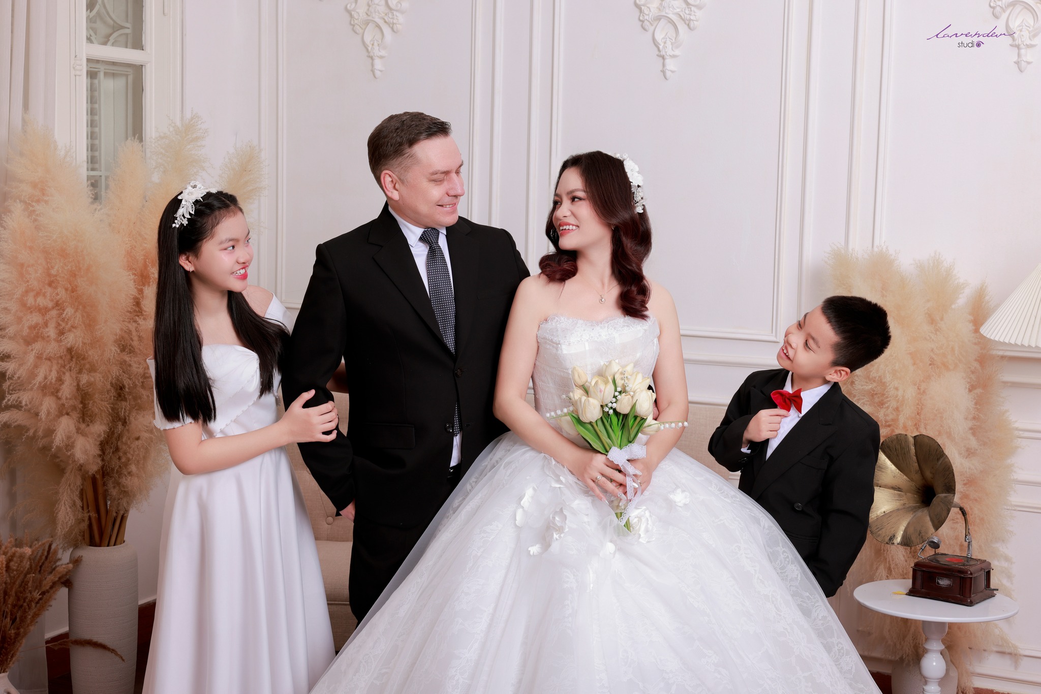 10 năm bên nhau – bộ ảnh kỷ niệm ngày cưới 2026 đầy cảm xúc