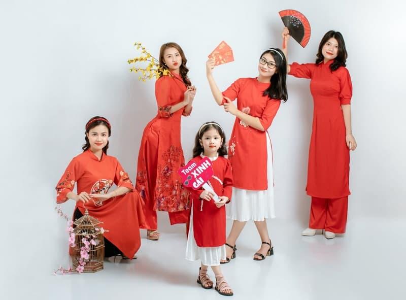 Trang phục chụp ảnh gia đình ngày Tết (4) Trang phục chụp ảnh gia đình ngày Tết (4)