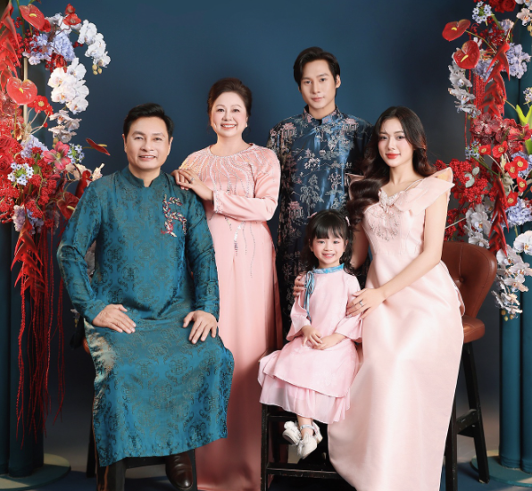 Chụp ảnh áo dài gia đình Tết 2026: Xu hướng lưu giữ khoảnh khắc đoàn viên