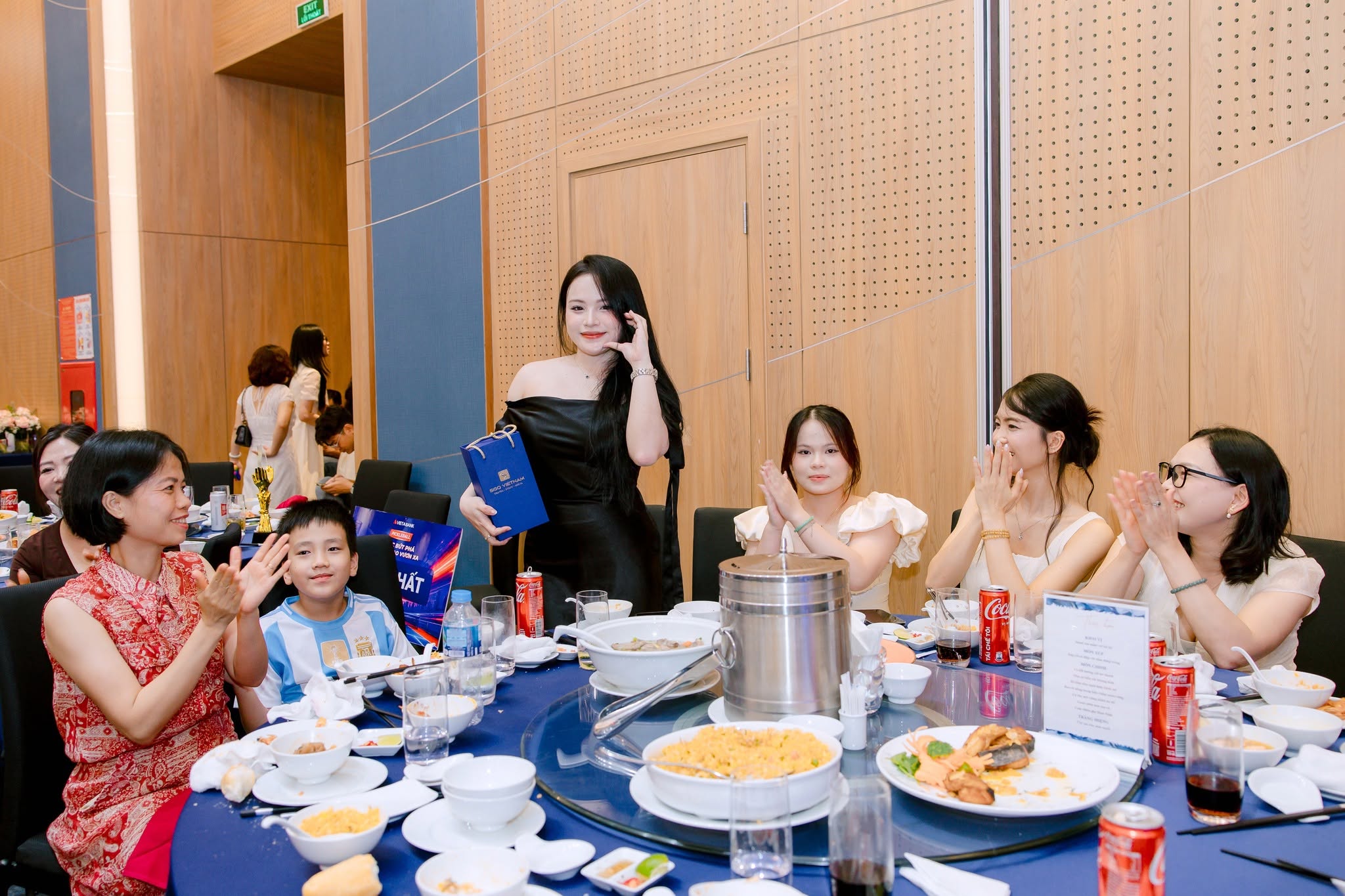 Lợi ích cốt lõi của việc đầu tư chụp hình sự kiện chuyên nghiệp